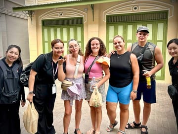 Bangkok Private Guide In and Around with Transfer