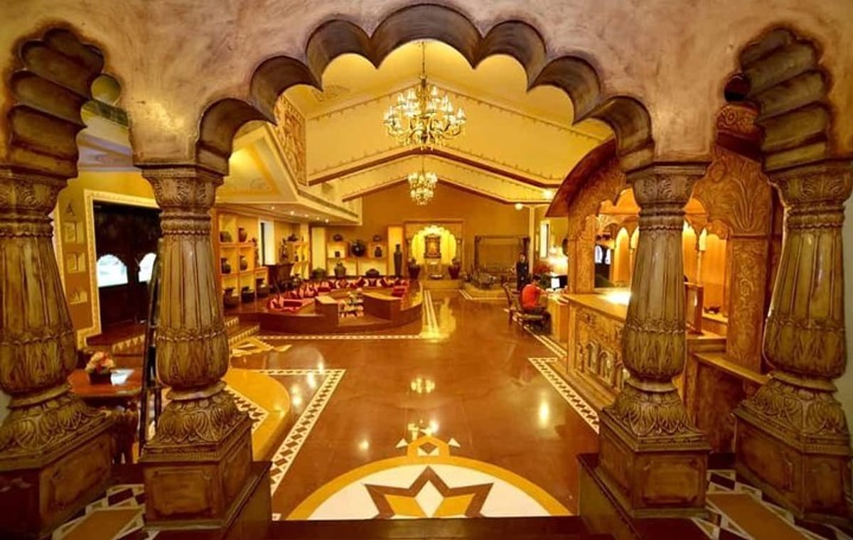 Evening Jaipur City Tour and Dinner at Chokhi Dhani Ethnic Village Restaurant