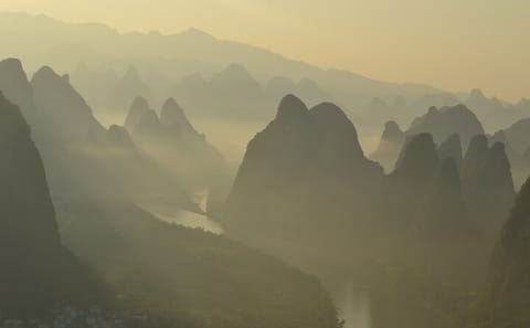 Guilin Li River Day Tour with Scenic Views from Xianggong Hill
