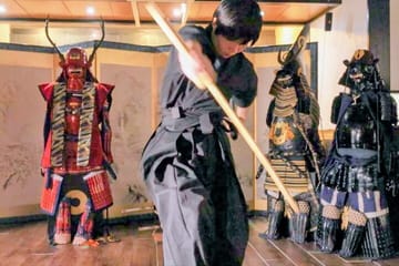 Iai Katana Swordsmanship Experience at Osaka Castle