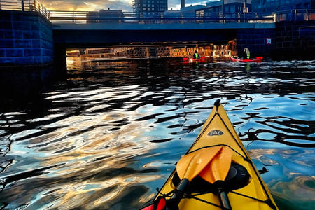 Helsinki Kayak Adventure: Sunset & City Lights