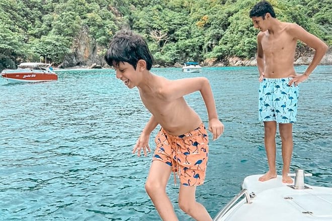 Boat Jumping at Raya Island