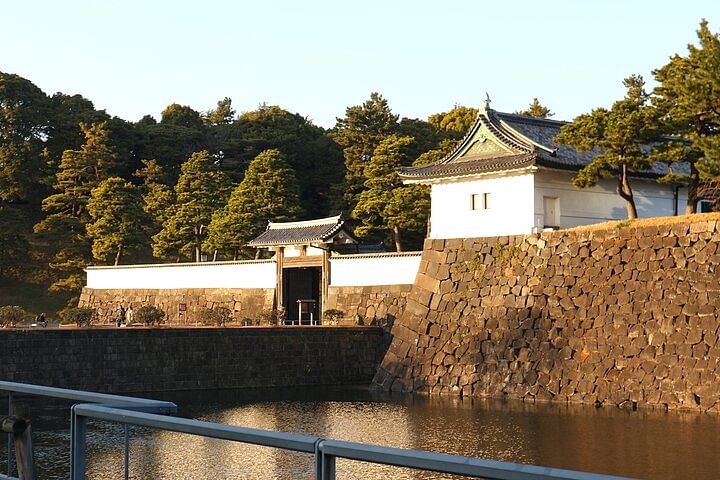 Imperial Palace around area best history Walking Tour