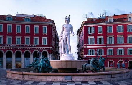 Private 2-Hour Walking Tour of Nice's Dark History