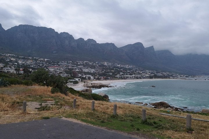 I & F Elegant Country Tours: Private Full-Day Panoramic Cape Town & Constantia Tasting Tour — Constantia - Photo 2