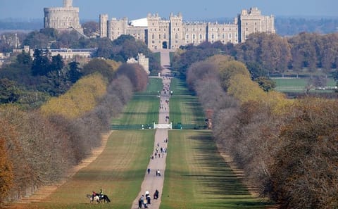 Private Tour of Royal Windsor Castle with Audio Guide