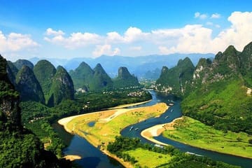 Li River Cruise and Private Yangshuo Countryside Tour
