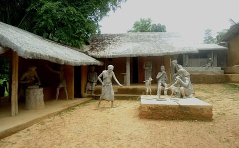 Saradiyel Village Trail and Alagalla Mountain Trekking Tour