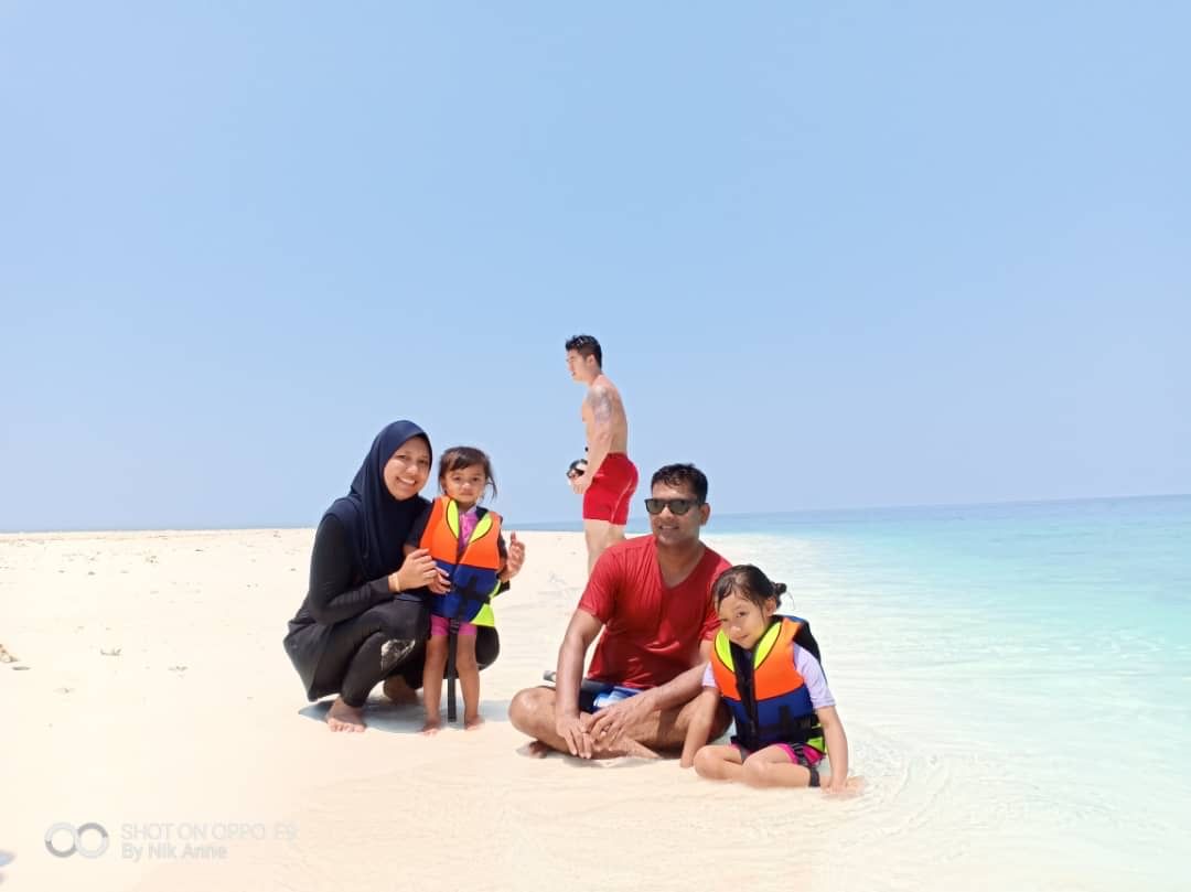 Maldives Dolphin Cruise, Sandbank Adventure & Local Island Tour
