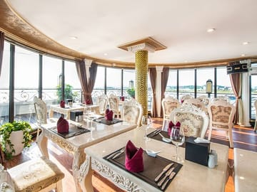 Luxury Halong Bay 2 Days Cruise ( Sung Sot Cave - Titov Island )