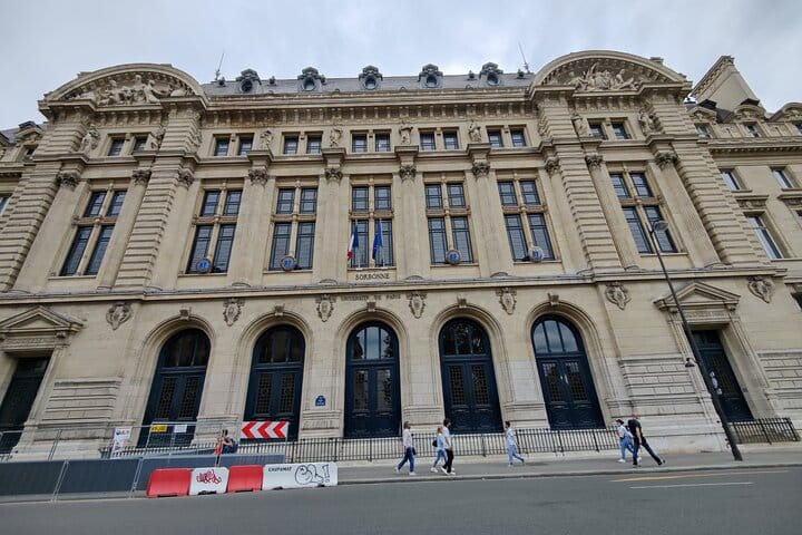 Full-Day Private Tour in Paris with Pick Up 3