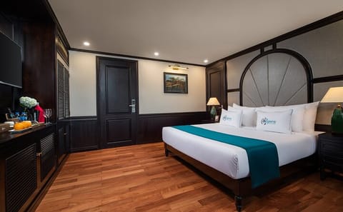 HaLong Bay – Lan Ha Bay with 5-Star Cruise & Balcony Cabin