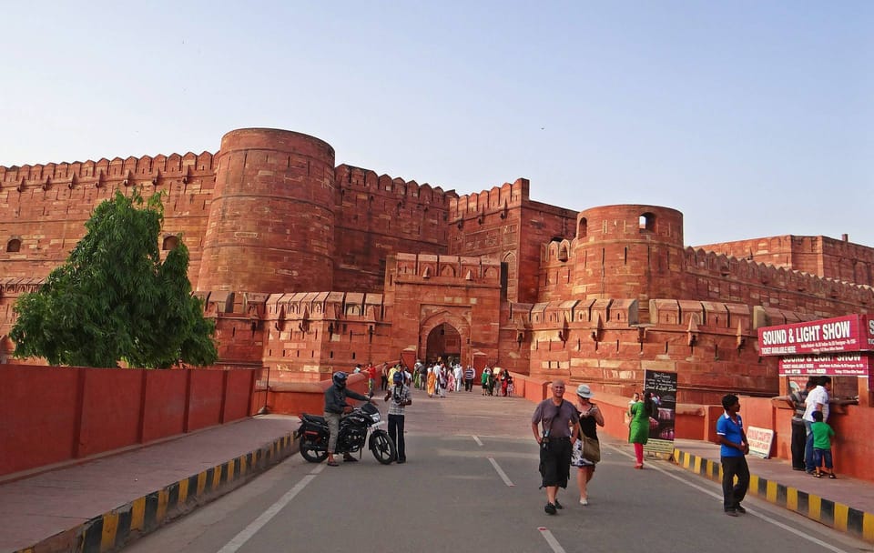Taj Mahal Sunrise Private Tour from Delhi to Agra