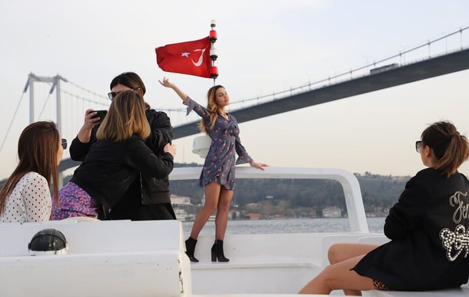 Private Bosphorus Sightseeing Cruise By Luxury Yacht in Istanbul