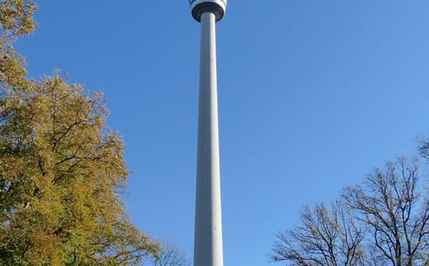 Private Vehicle City Tour of Stuttgart's Landmarks and Museums