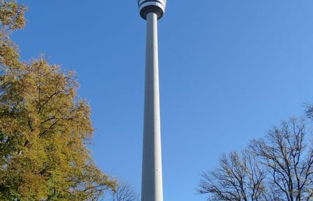 Private Vehicle City Tour of Stuttgart's Landmarks and Museums