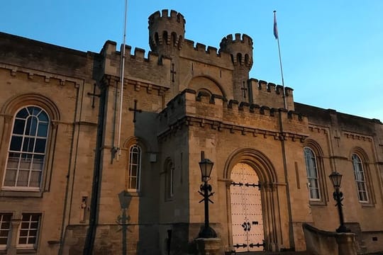 Oxford City Full-Day Private Tour from London