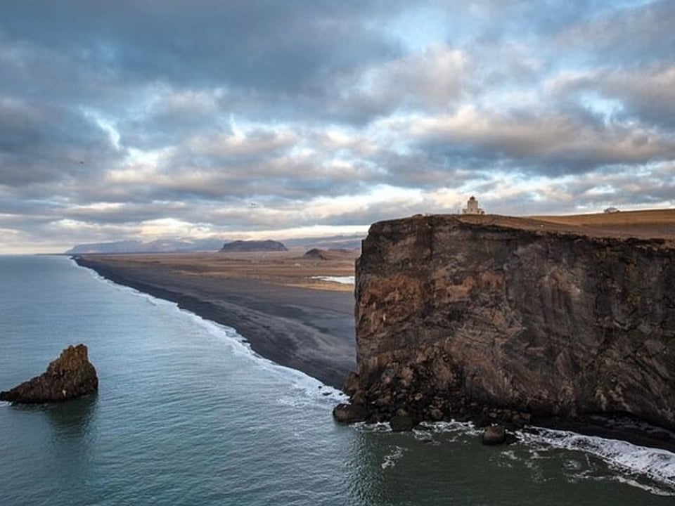 Full-Day Private South Coast Tour (1-7 pax) — Family and Friends Travel Iceland