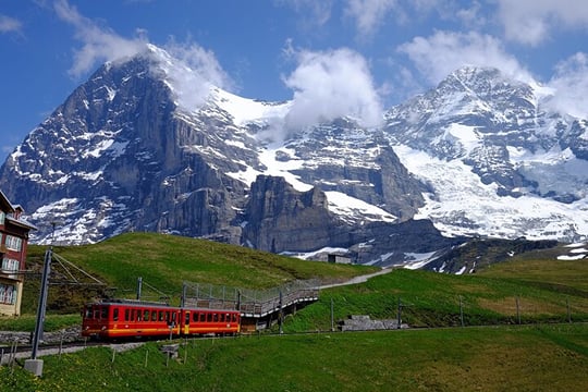 Jungfraujoch & Lauterbrunnen Alpine Tour | From Zurich
