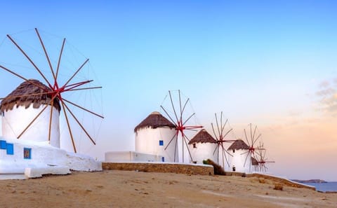 Island Hopping Tour of Mykonos and Santorini in Greece