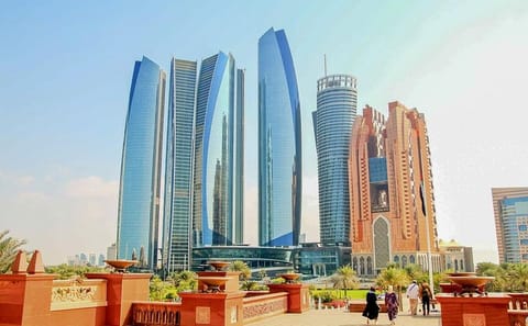Abu Dhabi Day Tour from Dubai with Qasr al Watan Visit