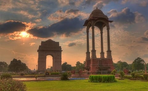 Early Morning Tour with Famous Park at Delhi on Private Basis
