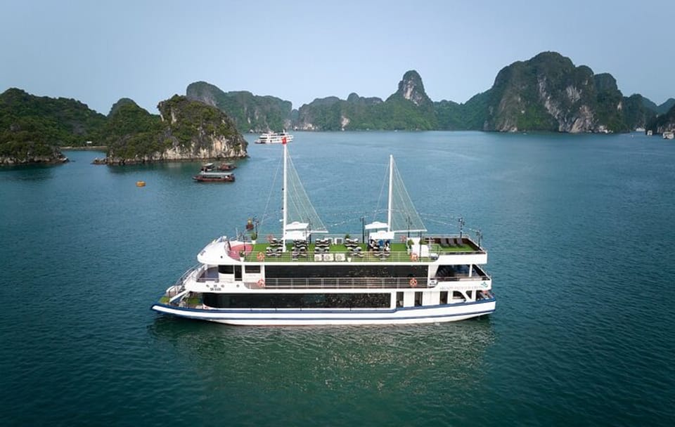 Halong Bay Day Cruise with Buffet Lunch and Sunset Views