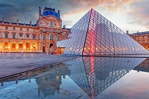 Paris Half-Day Private Vintage Car Tour Louvre and hotel Pick up