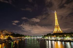 Full-Day Tour to Eiffel Tower with Seine River Dinner Cruise and Saint Germain