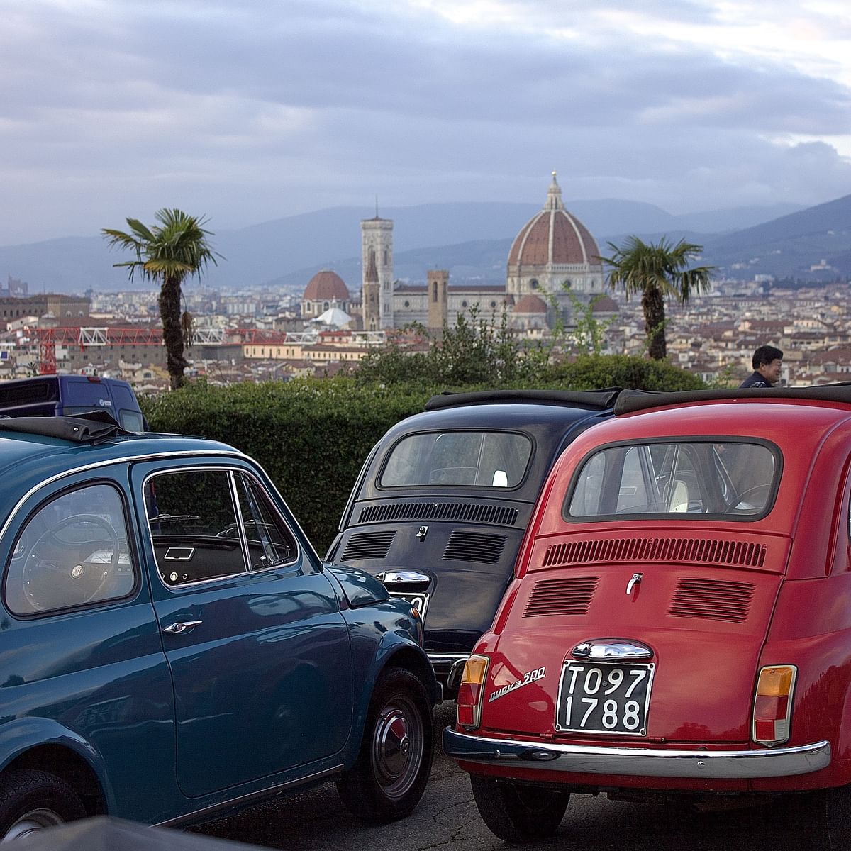 FIAT 500 SUNSET TOUR! Classic Guided Wine Tour in Chianti Wine Region included Tuscan Dinner and tasting (6 hr 30 min)