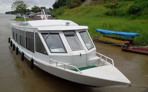 VIP Speedboat Transfer from Santa Rosa to Iquitos