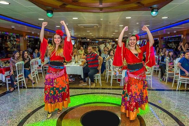 Istanbul Bosphorus Dinner Cruise & Turkish Night Show 7