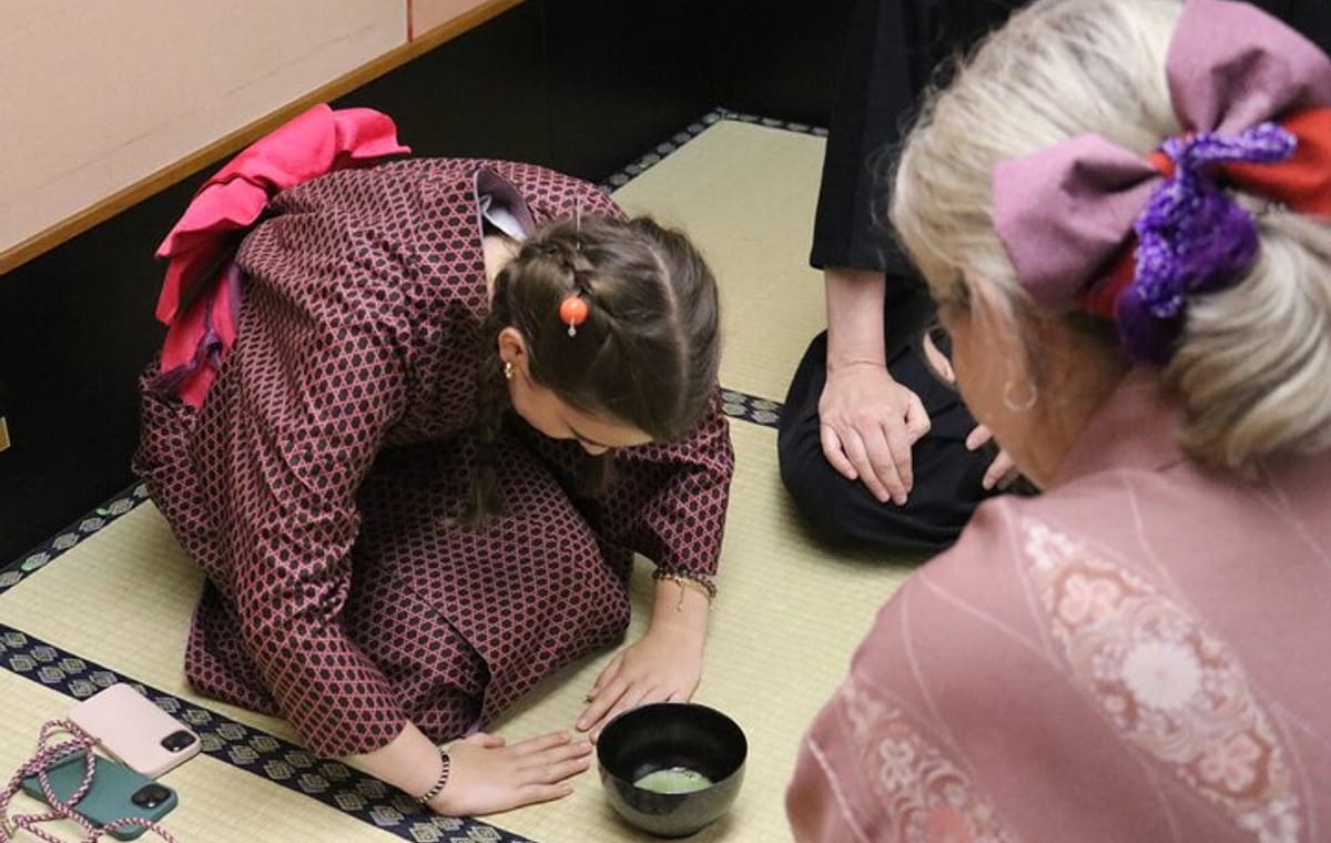 Learn Zen of Making tea Matcha,enjyoing Wagashi/Osaka Castle