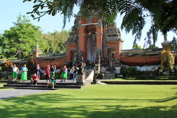 Bali Day Trip to Tanah Lot and Taman Ayun with Sunset Views