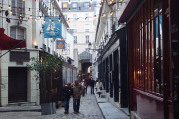 Saint-Germain-des-Prés Walking Tour with Gourmet Tastings