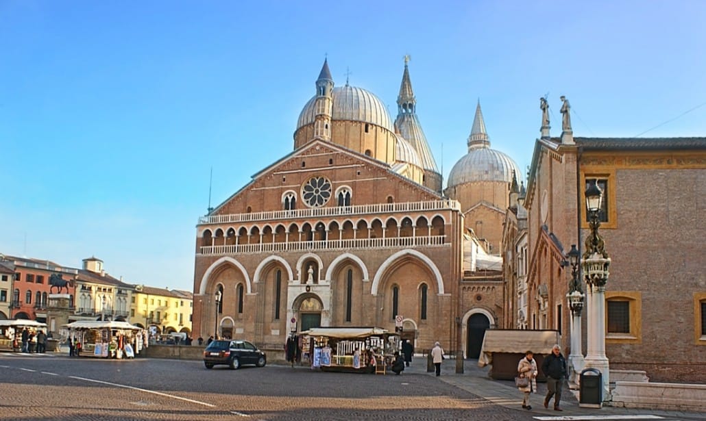 Lakes, Lagoon & Mountains: Lakes Como, Garda, Bernina train & Venice. Small Group Tour 9
