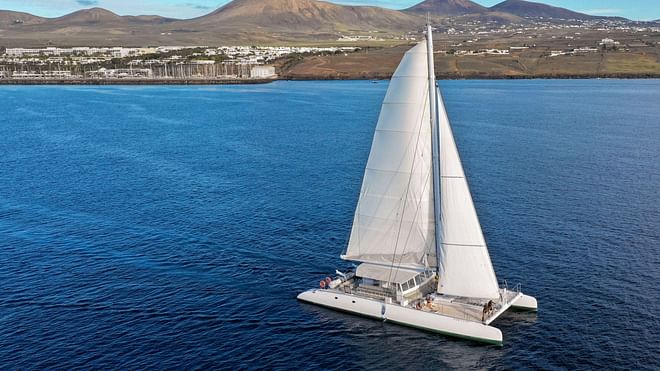 Catlanza GOLD: Catamaran Tour from Playa Blanca