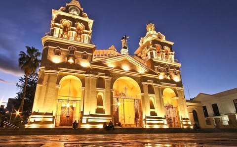 Córdoba City Tour with Visit to Jesuitic Square