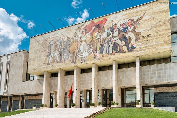 Tirana Food & Communist History Tour: Explore Iconic Sites