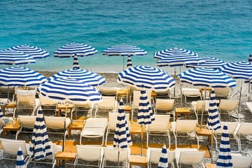 Photoshoot Walking Tour at Nice's Promenade des Anglais