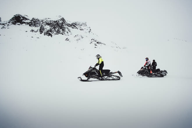 Glacier Rush – Fast pace snowmobile - SnoMo Glacier rush one hour photo 4
