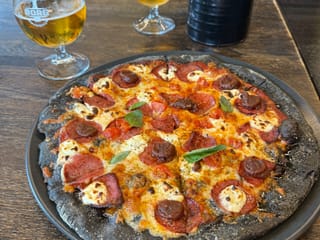 Black Crust pizzeria