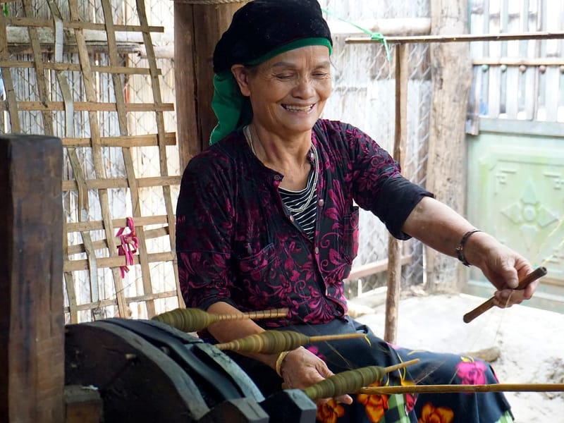Nanjing Yunjin Brocade Culture Workshop with English Guide