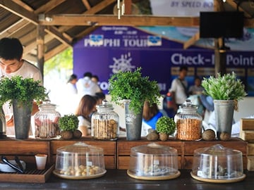 Krabi Hong Islands Day Trip by Speedboat with Lunch