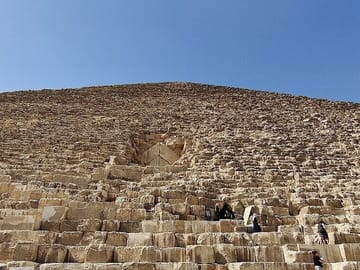 Private Guided Tour of Giza Pyramids and Egyptian Museum