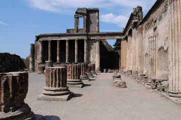 Private Walking Tour of Historic Pompeii Ruins
