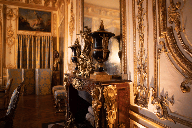 Family friendly private tour of Versailles Palace & Gardens