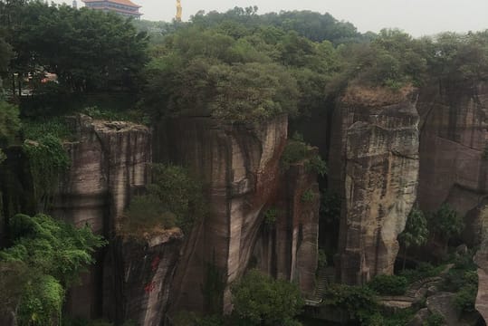 Private Day Tour to Mount Lotus + Speed Boat to Hong Kong from Guangzhou 