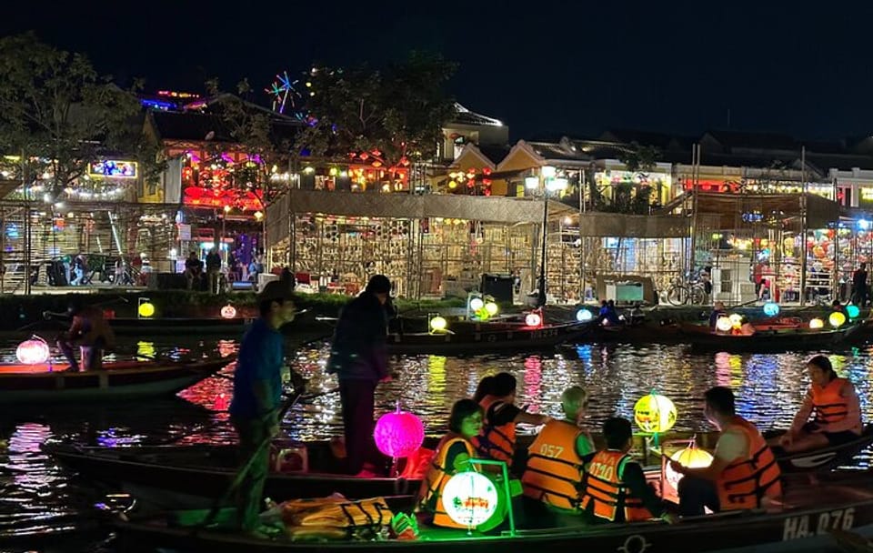 Entry Ticket: 45 minutes Traditional Boat trip on Hoai River