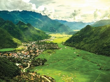 Hiking and Nature Adventure in Mai Chau from Hanoi